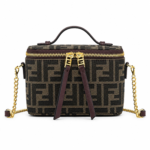 حقيبة كروس فيندي بتصميم "فانيتي" (Fendi Vanity Case Crossbody)